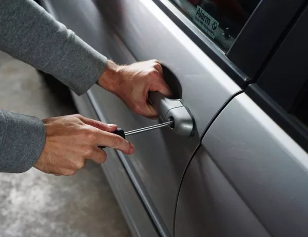 8 съвета как да спасите колата си от кражба или разбиване