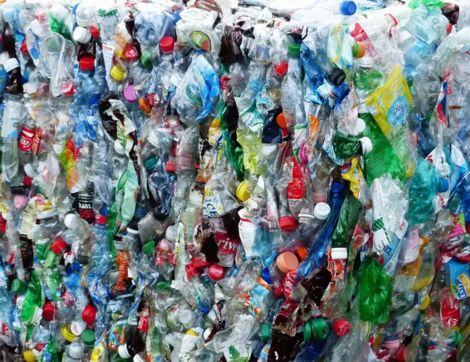 Спипаха над 800 тона пластмасов боклук от Италия за България 