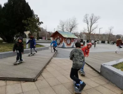 Деца от Бургас: Да си скейтър не е престъпление (СНИМКИ)