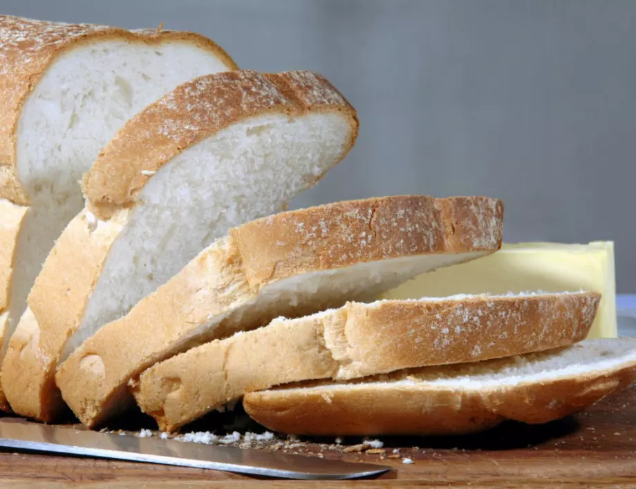 Защо опитните домакини винаги държат хляб в хладилника?