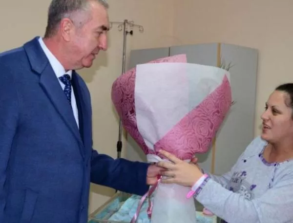 Кметът на Видин Огнян Ценков посети първото бебе за 2019   