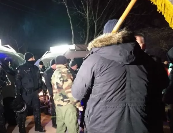 Протестите във Войводиново продължават