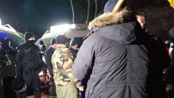 Протестите във Войводиново продължават