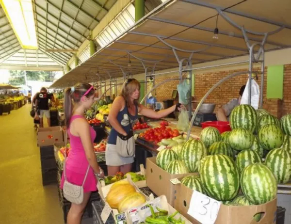 Обновиха зеленчуковия пазар в Димитровград