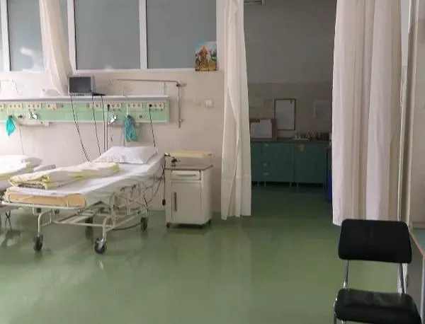 30 медицински сестри напускат пловдивска болница заради ниски заплати