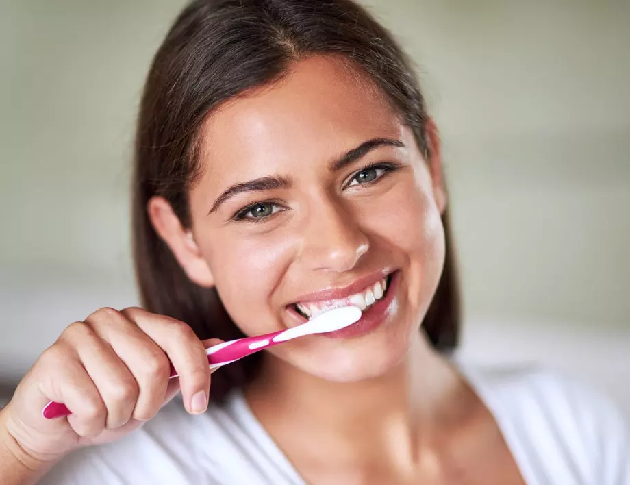 Преди или след закуска трябва да си миете зъбите