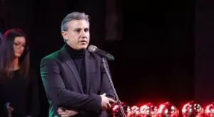 {{ otherArticle[0].article.title }}