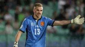 {{ otherArticle[0].article.title }}