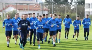 {{ otherArticle[0].article.title }}