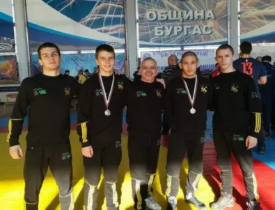 Великотърновския клуб грабна два медала в националния шампионат по борба 