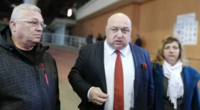 Министър Кралев назначи проверка на федерацията по бадминтон след скандала