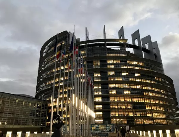 Нови правила за по-добра защита на работниците в ЕС от химикали, причиняващи рак
