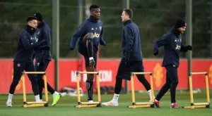 {{ otherArticle[0].article.title }}