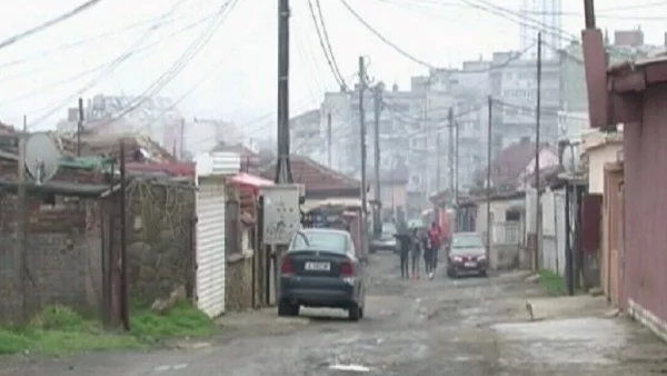 След 30 години: Ромите 20% от населението в България, основен проблем е неграмотността им