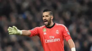 8 двубоя наказание за бивш играч на Реал Мадрид заради расистки обиди