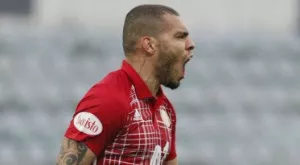 {{ otherArticle[0].article.title }}