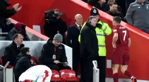 Асът на Ливърпул, който получи червен картон от... учителя си по физическо!