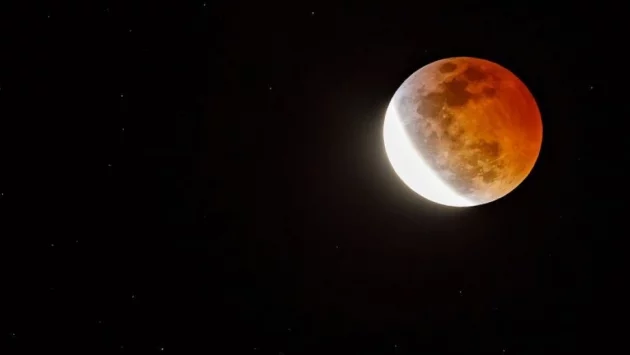 Аполо 12 каца на Луната