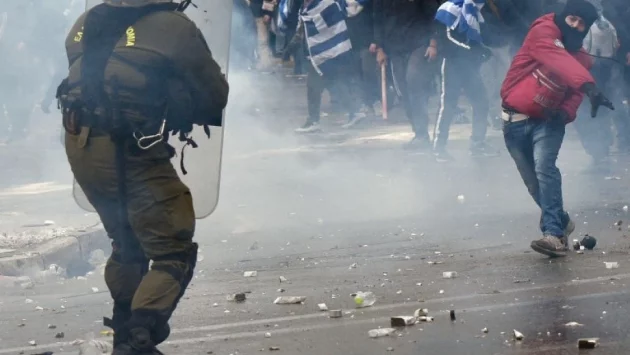 Сблъсъци с полицията на Хиос и Лесбос заради мигрантите (ВИДЕО)