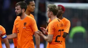 Официално: Франк де Бур заменя Роналд Куман начело на Нидерландия