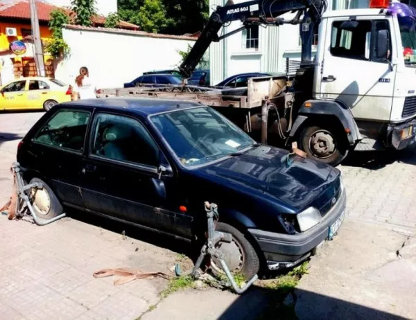 Премахнаха принудително десетки коли в Стара Загора