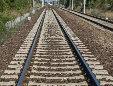 Товарен влак блъсна и уби 21-годишен младеж на гарата в Кресна 