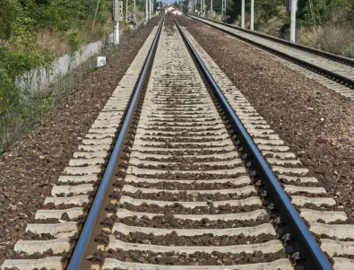 Младежи са заподозрени в кражба на жп инфраструктура в Пловдив