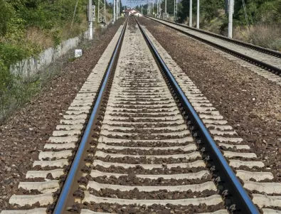 Непълнолетни ограбиха жп инфраструктура край Белозем