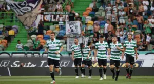 Двама играчи на Спортинг Лисабон си счупиха носовете в дербито с Порто (СНИМКИ)