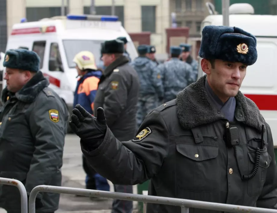 ВИДЕО: Милицията в Москва не иска да чува песента "Всичко ще бъде наред"