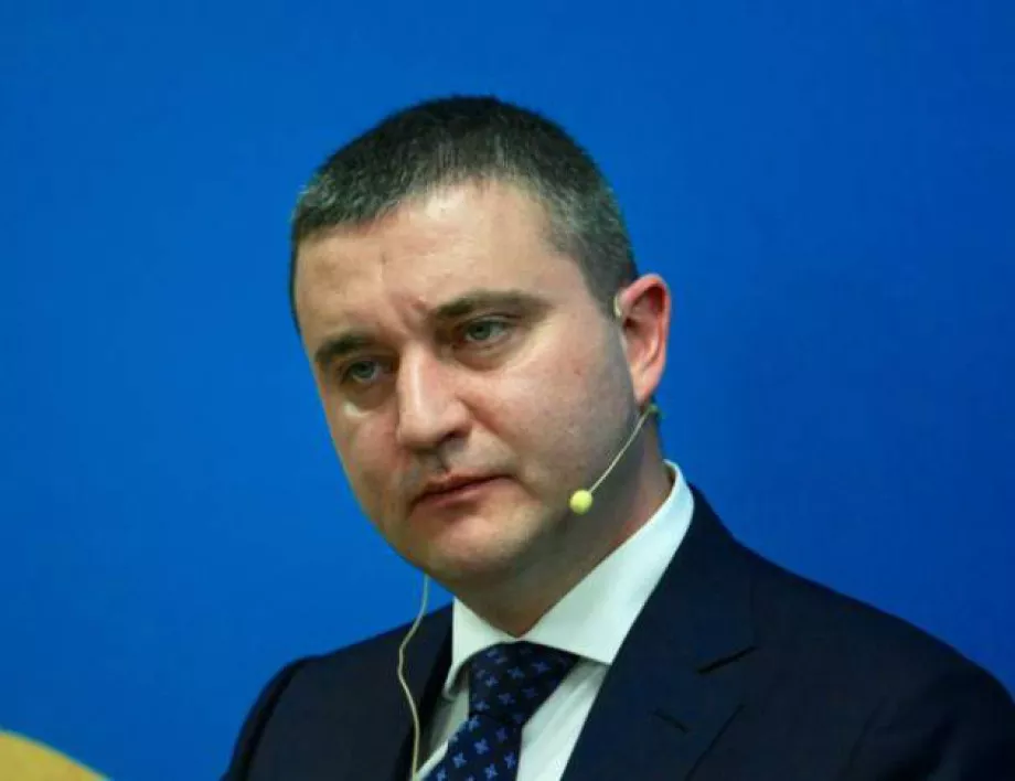 Горанов: НАП може да плати наложената ѝ глоба заради изтичането на данни 