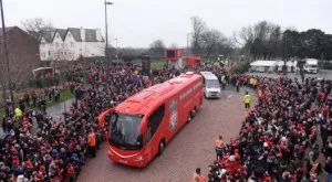 Лудост: Билетите за последния домакински мач на Ливърпул достигнаха космически цени