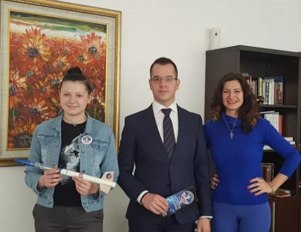 Община Добрич дава стипендии за космически лагер и подпомага инвитро процедури