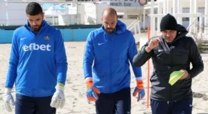 {{ otherArticle[0].article.title }}