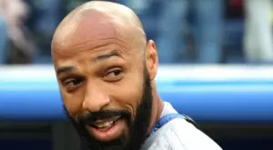 Тиери Анри изживя кошмарна вечер под бурни освирквания