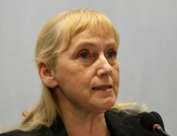 Депутатите от БСП плащат гаранцията на Елена Йончева в знак на подкрепа