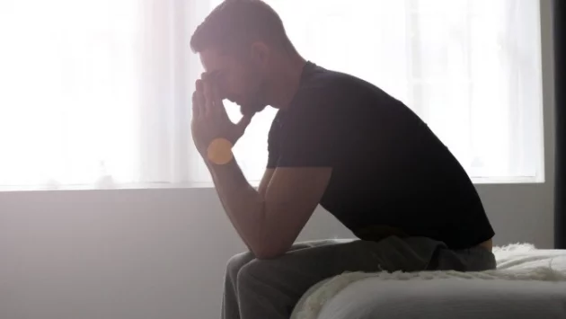 Как да разбереш, че все още не е преживял БИВШАТА, според зодията му