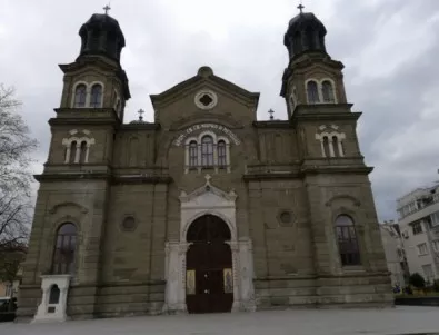 Най-голямата църква в Бургас отново се нуждае от финансиране, за да върне своя блясък