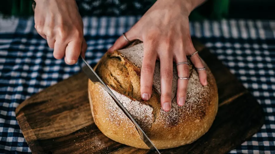 Лесен и вкусен пай от стар хляб