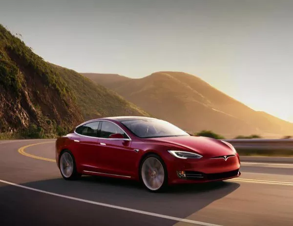 Швеция готви забрана на колите на Tesla