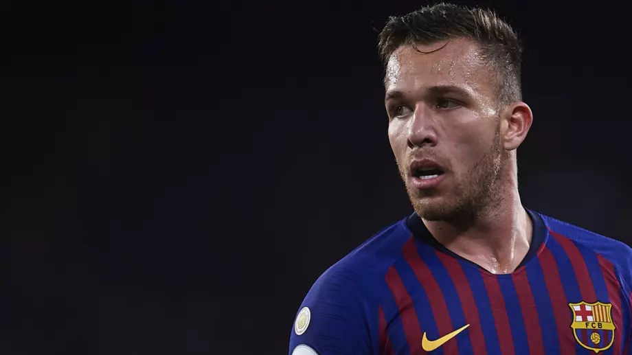 Артур ядоса Барселона с нарушение на клубния правилник