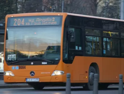 18-годишен преби момче в автобус в София
