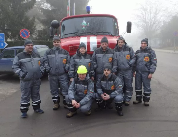 Доброволци от русенско село гасят пожари и борят природни бедствия