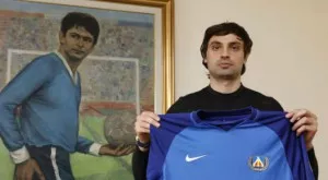 {{ otherArticle[0].article.title }}