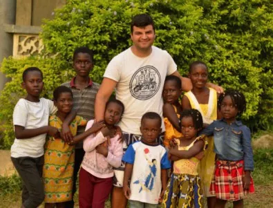Родопчанин спасява бедстващи деца в Африка (СНИМКИ)