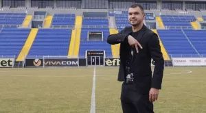 {{ otherArticle[0].article.title }}