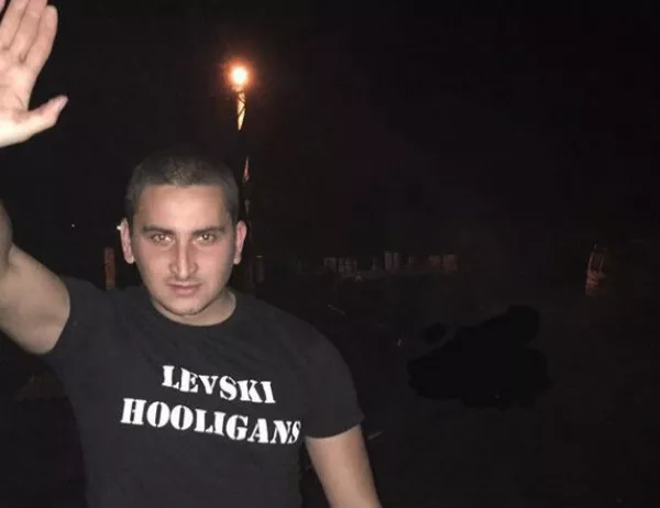 Четири години затвор за хулигана на "Левски", ранил полицайка с бомбичка 