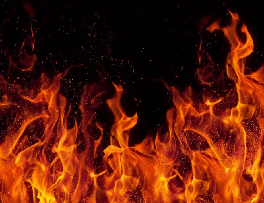 Трагедия навръх Коледа: Мъж и двете му деца загинаха при пожар