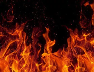 Пожар в асеновградско село изпепели гараж и лятна кухня