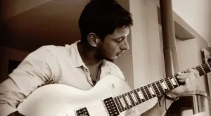 {{ otherArticle[0].article.title }}